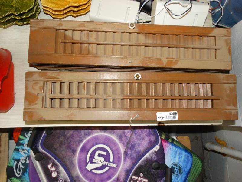 lot 4289 image: 2 window shutters
