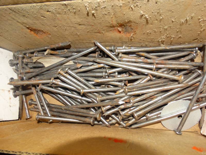 lot 4296 image: Lot of large nails