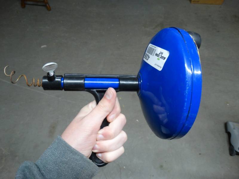 lot 4306 image: Brass craft drum auger 25 foot