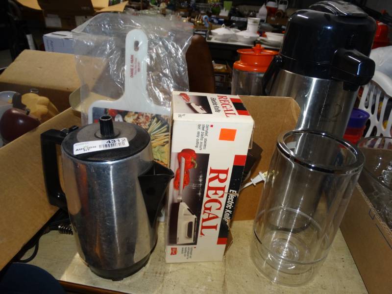 lot 4312 image: Lot of kitchen ware.