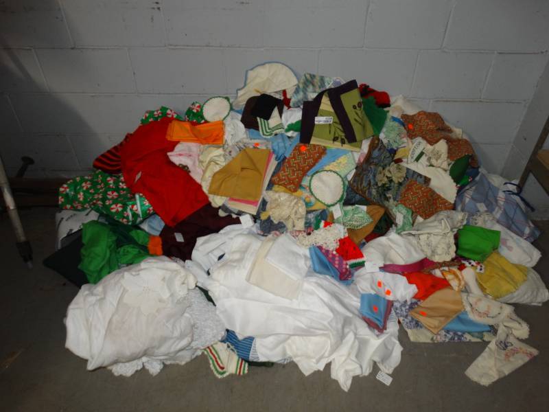 lot 4328 image: Large lot of table cloths