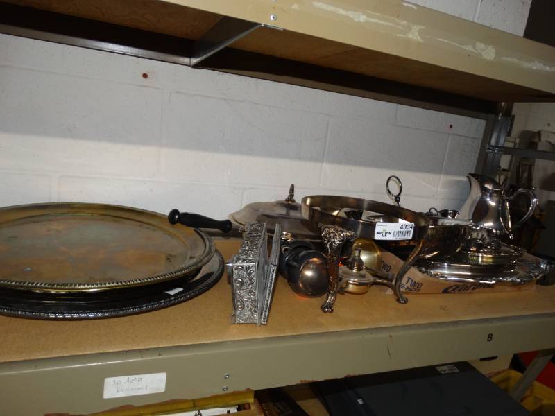 lot 4334 image: Silver plate decor