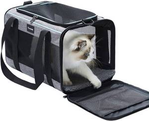 lot 11799 image: Vceoa 17.5x11x11 Soft-Sided Carrier for CatsDogs up to 16 lbs