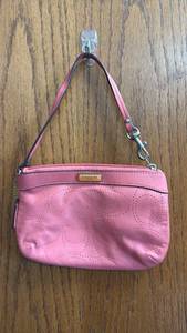 lot 102 image: Coach coin purse pink