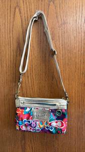 lot 103 image: Coach Poppy small bag