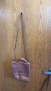 lot 104 image: Vintage Coach brown leather handbag