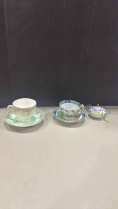lot 1035 image: Hand painted tea cups and saucers and small tea pot