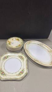 lot 1041 image: Meito China plates and Old Staffordshire saucers set of 12