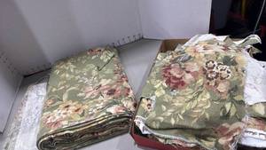 lot 1103 image: Fabric started project