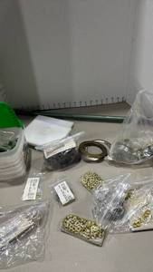 lot 1139 image: Various sizes of grommets and more