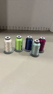 lot 1154 image: Glide Embroidery Thread 5 Spool Set 1000m Polyester