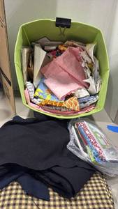 lot 1185 image: Fabric and unfinished project