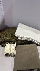 lot 1193 image: Fabric