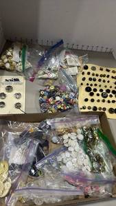 lot 1213 image: Buttons