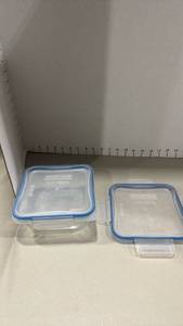 lot 1238 image: Snapware glassware 4 cups with extra lid