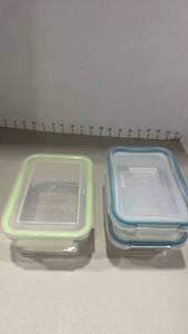 lot 1239 image: Snapware and glass lock Airtight Leakproof Food Storage Containers