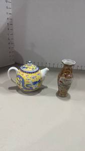 lot 1258 image: Decorative Ceramic Teapot with Dragon and Floral Design, and bud vase