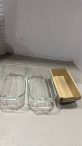 lot 1261 image: Pyrex glass loaf pans and paper liners