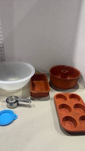 lot 1264 image: Mixing Bowl, silicone Baking Pans inserts, Measuring Cups