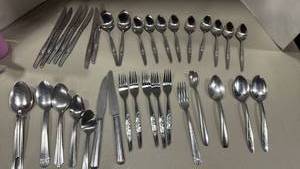 lot 1266 image: Flatware Lot Spoons Forks Knives 35 pieces