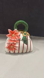 lot 1281 image: Davids Cookies Ceramic Purse cookie jar