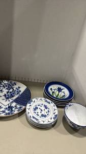 lot 1298 image: Blue and White Porcelain Dinnerware Set Floral Iris Pattern Mixed Lot