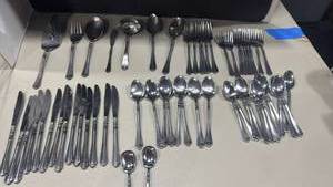 lot 1353 image: Orleans Stainless Steel Flatware Set 60 Pieces Knives Forks Spoons
