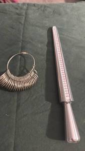 lot 1600 image: Aluminum ring sizer mandrel includes four different scales and metal ring sizer gauge