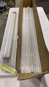 lot 2000 image: Fluorescent bulbs