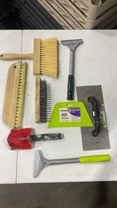 lot 2019 image: Wallpaper equipment
