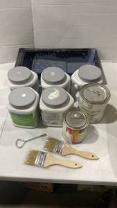 lot 2021 image: Paint in  grays and whites 30.7 oz and more