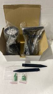 lot 2042 image: Solar spot lights nib