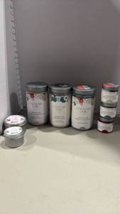 lot 2092 image: Country Chic Paint All-in-One Decor Paint & Primer Lot 32 oz 8-Piece Set