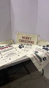 lot 2125 image: Large fabric drawstring gift bags for puppy dogs 25x18