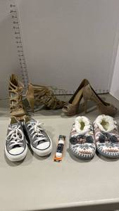 lot 2133 image: Ladies shoes