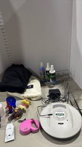 lot 2152 image: PetSafe Indoor Radio Fence Pet Containment System with Accessories