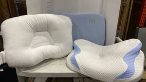lot 2174 image: Specialty bed pillows