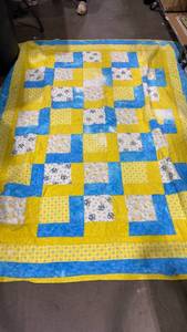 lot 2187 image: Colorful quilt 94x75