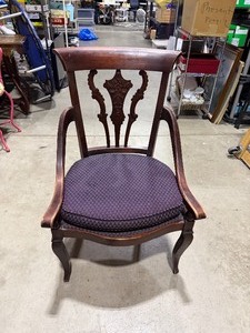 lot 202 image: Chippendale style chair