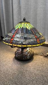 lot 913 image: Tiffany Style faux stained glass dragonfly 3 bulb table lamp 18 in tall