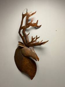 lot 915 image: Metal deer head wall hanging 48 in tall
