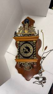 lot 916 image: Vintage Dutch Zaanse (or Zaandam) style Atlas wall clock (missing weights) 25 in tall