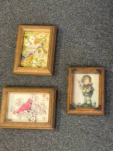 lot 918 image: Framed shadow box wall decor 8 in tall