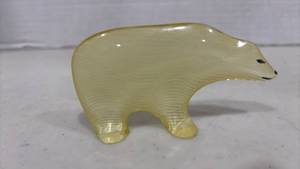 lot 1015 image: Vtg Lucite Acrylic Polar Bear 4 inches long