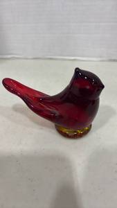 lot 1018 image: Titan Art Glass Red Cardinal of Virtue 1985