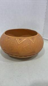 lot 1034 image: Reyes Mabalena Jimenez Pueblo Incised Ceramic Bowl