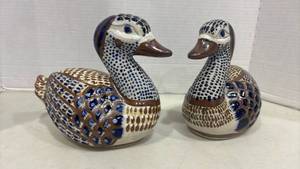 lot 1036 image: Two Vintage Tonala Mexican Pottery Ducks 7x8 each