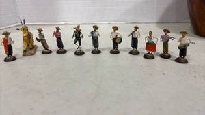 lot 1047 image: Vtg Mexican Folk Art Wire and Clay Mariachi Band 2 inch tall