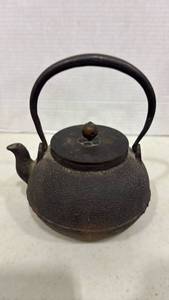 lot 1048 image: Antique Little Cast Iron Japanese Teapot