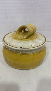 lot 1055 image: Ceramic Lidded Vessel with Handle Yellow and Cream Speckled 7 inch